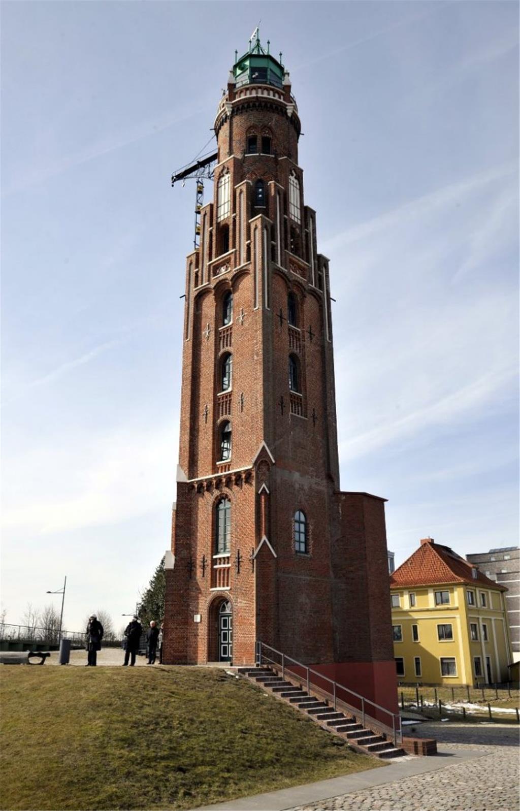 Simon-Loschen-Leuchtturm, Bremerhaven -   Er ist eine stolze Erscheinung - der l...