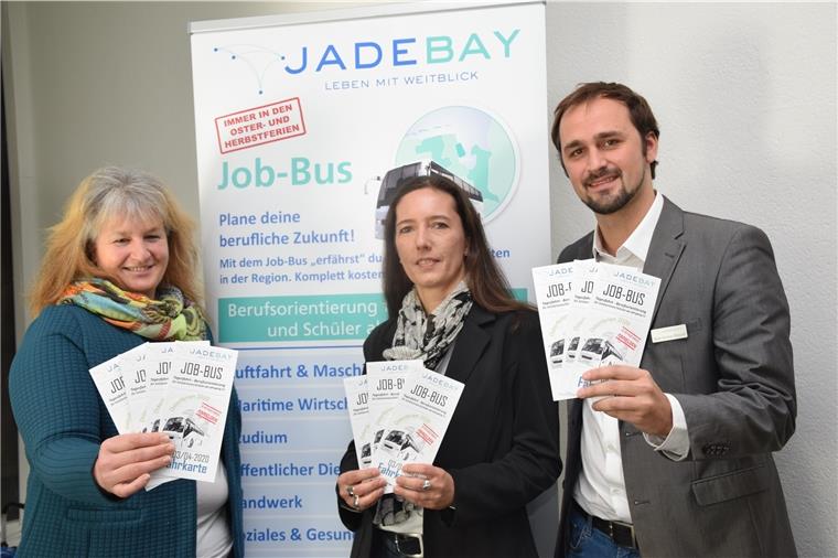 Job-Busse rollen wieder durch die Region Simone Busjahn (links), Frauke Ehbrecht und Svan-Gunnar Strauch hoffen auf zahlreiche Anmeldungen.