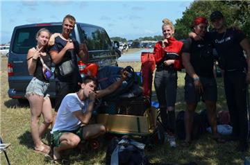 Sind einfach fertig und wollen nach Hause (von links): Jette, Nico, René, Emily,...