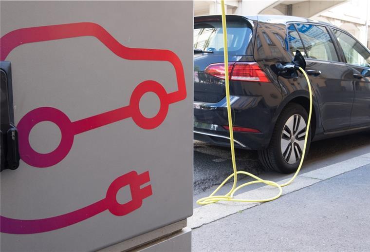 Sind gefragt: Ladesäulen für Elektroautos.