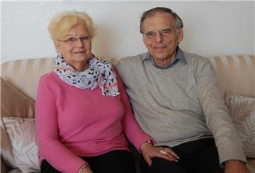 Sind glücklich und zufrieden: Irma und Hermann Metscher. Das Neuenwalder Ehepaar feiert heute seine diamantene Hochzeit.