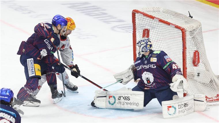 „Krisengipfel“ in Berlin ist ein Mutmacher für die Pinguins Skyler McKenzie (Zweiter von links) erzielte das 1:2 für die Fischtown Pinguins.