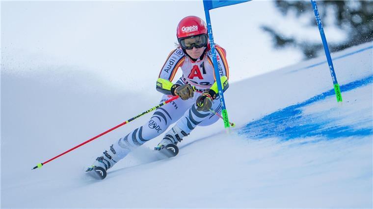 Skirennfahrerin Dürr Zweite im Slalom von Semmering Slalom-Spezialistin Lena Dürr ist eine der größten deutschen Ski-Hoffnungen in diesem Winter.