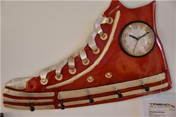 So eine Uhr hat mit Sicherheit nicht jeder bei sich in der Wohnung hängen. 