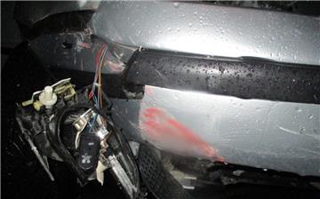 So sah das Auto nach der Unfallflucht eines roten Kleinwagens in Lehe aus.