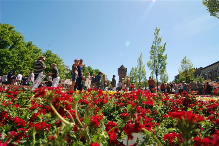 Unsere Tipps für ein grandioses Wochenende So sah es 2011 beim Blütenfest in Geestemünde aus. Damals kamen rund 40.000 Besucher.