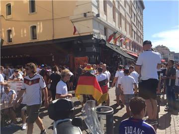So sah es auf den Straßen von Marseille vor dem Halbfinale bei der EM 2016 aus.