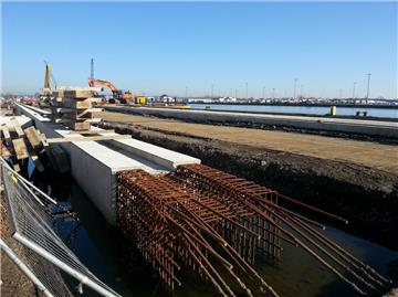 So sah es im Februar 2019 auf der Baustelle der Westkaje in Bremerhaven aus.