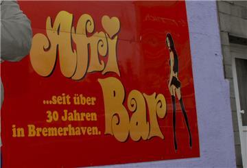 So sah mal die Außenwerbung der Afri-Bar aus.