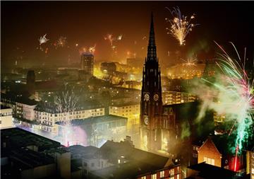 So schön war das Feuerwerk über der Bremerhavener Innenstadt.