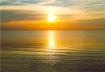 Sonnenuntergang am Wasser