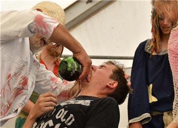 So verlief die Wattentaufe auf dem Strandfest. Foto: Ulich