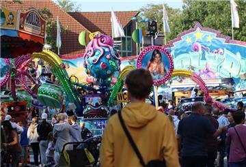 So viel ist in der Zevener Innenstadt selten los. Der Stadtzauber zog alle in seinen Bann.