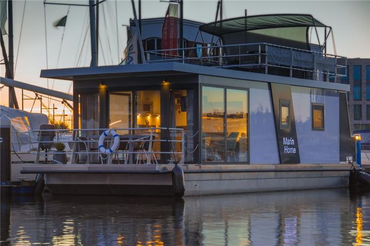 So werden sie aussehen, die acht Hausboote, die bis März 2019 auf dem Hadelner Kanal in Bad Bederkesa festmachen.