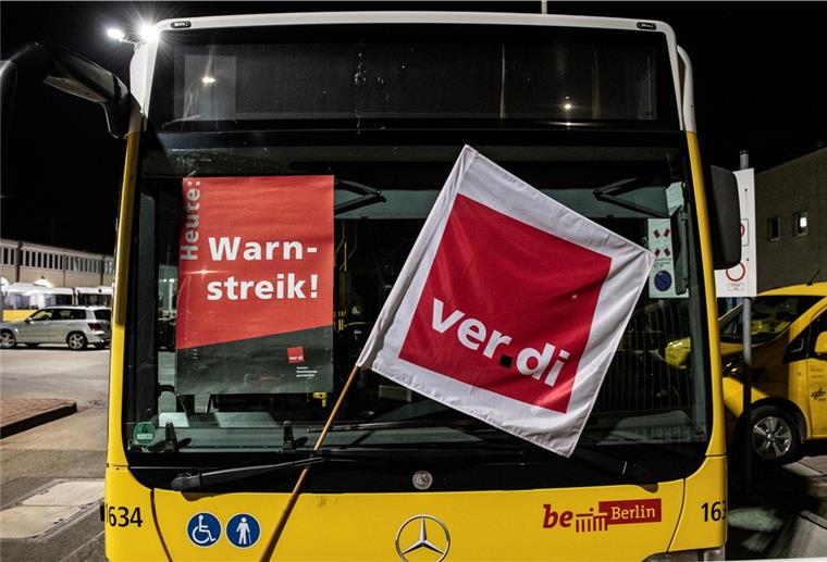 Wo wird gestreikt? So ist die Lage in der Region So wie hier in Berlin wird am Dienstag auch in norddeutschen Städten der öffentliche Nahverkehr bestreikt.