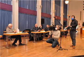 Sogar Fernsehteams interessierten sich für die Debatte im Nordenhamer Stadtrat über die Greensill-Pleite.