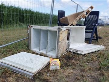 Sogar Kühlschränke bleiben liegen. Foto: Langen