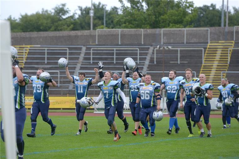 Solche Jubelszenen soll es in der neuen Saison häufiger geben bei den Seahawks. Die OSC-Footballer werden in der Regionalliga zu den Titelaspiranten gezählt.