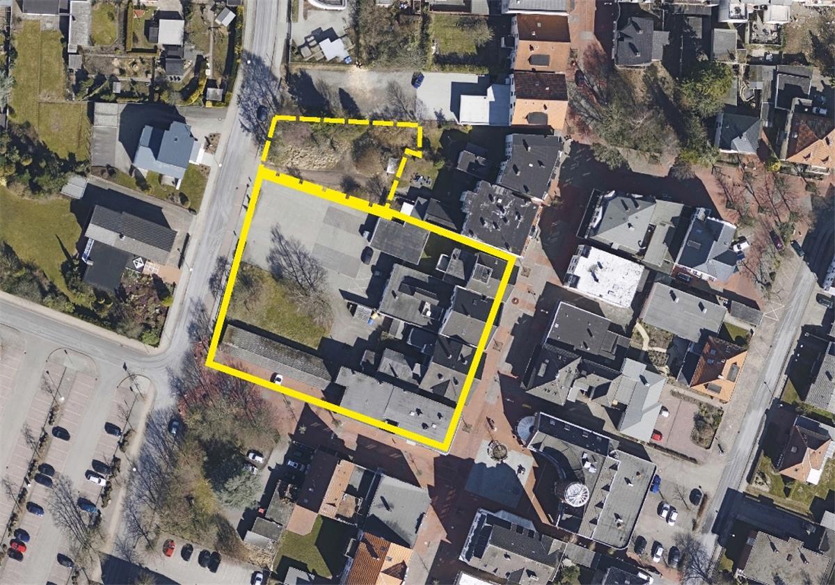 Soll auf diesem Areal an der Ecke Friedrich-Ebert-Straße/Lloydstraße ein Verwaltungsneubau entstehen? Das wird aktuell diskutiert. Das große Grundstück gehört der Gemeinnützigen Nordenhamer Siedlungsgesellschaft, das kleine der Stadt. 