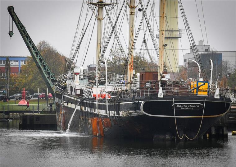 Wie geht es weiter? Soll die neue "Seute Deern" wieder aus Holz gebaut werden? Oder vielleicht doch ein robustes Stahlschiff? Auch darüber wird heute womöglich in der Lenkungsgruppe diskutiert.