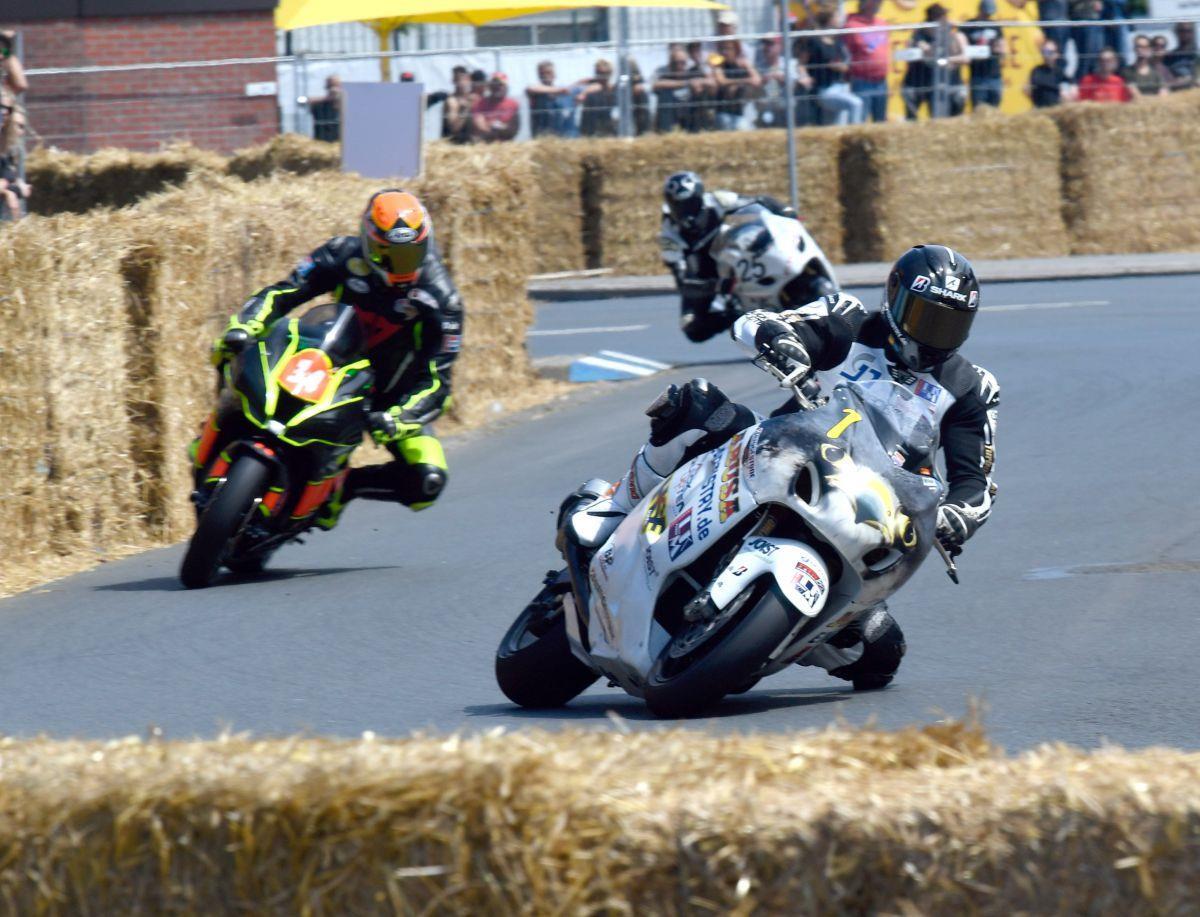 Sollte es in diesem Jahr wieder ein Fischereihafenrennen geben, dann wohl ohne die 200 PS starken Superbikes - dafür aber mit "Classic Superbikes".