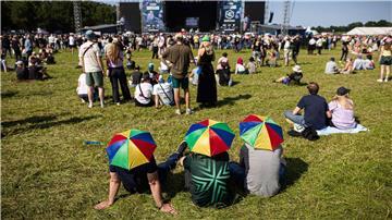 Sonnenschutz gefragt: Beim Hurricane-Festival steigen die Temperaturen auf über 30 Grad. 