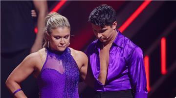Sophia Thiel (l) ist mit Profitänzer Alexandru Ionel in der siebten Folge ausgeschieden.