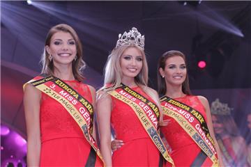 Soraya Kohlmann (Mitte) aus Leipzig ist Miss Germany 2017, Miss Niedersachsen (rechts) belegte Platz 2, Miss Bremen (links) den dritten Rang. 