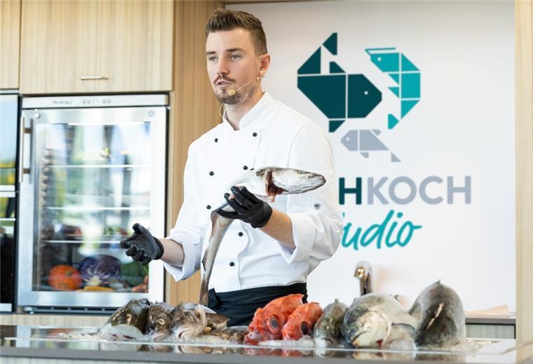 Sous-Chef Sebastian Uecker wird bei der Premiere der neuen Koch-Show „Fish ’n Fry“ dabei sein. 
