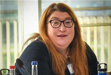 Sozialsenatorin Anja Stahmann (Grüne), Arbeitgruppe "Kinder, Familie, Senioren und Jugend" Foto Scheschonka