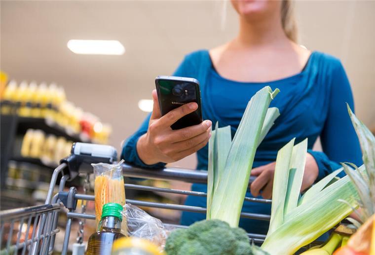 Spät einkaufen lohnt sich: Abends sind viele Frischwaren günstiger. Aber auch der Wochentag kann den Preis beeinflussen.