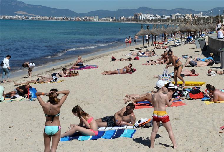 Spanien gehört mit seinen Stränden wie hier auf Mallorca nach wie vor zu den gefragten Reisezielen.