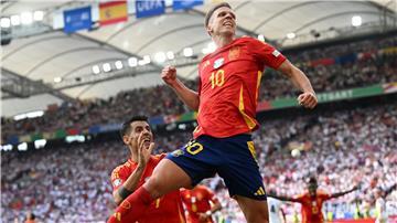 Spaniens Dani Olmo jubelt nach seinem Treffer im EM-Viertelfinale gegen Deutschland.