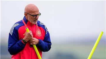 Spaniens Trainer De la Fuente sieht derweil den Heimvorteil der deutschen Mannschaft nicht als besonderen Faktor.