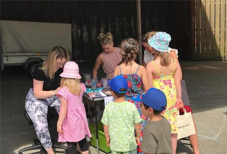 Wieder Kinderfest in Langen Kinderschminken