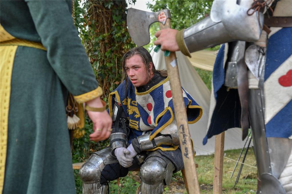 Spektakel beim Mittelalterfest rund um die Burg in Bad Bederkesa. Mit von der Pa...