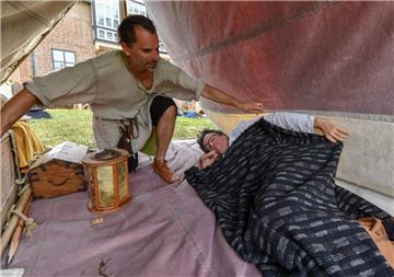 Spektakel beim Mittelalterfest rund um die Burg in Bad Bederkesa. Mit von der Pa...