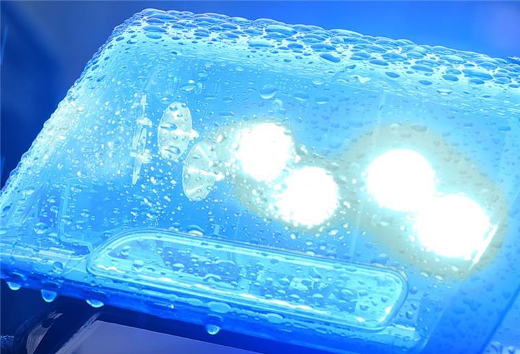 Streifenwagen mit Blaulicht