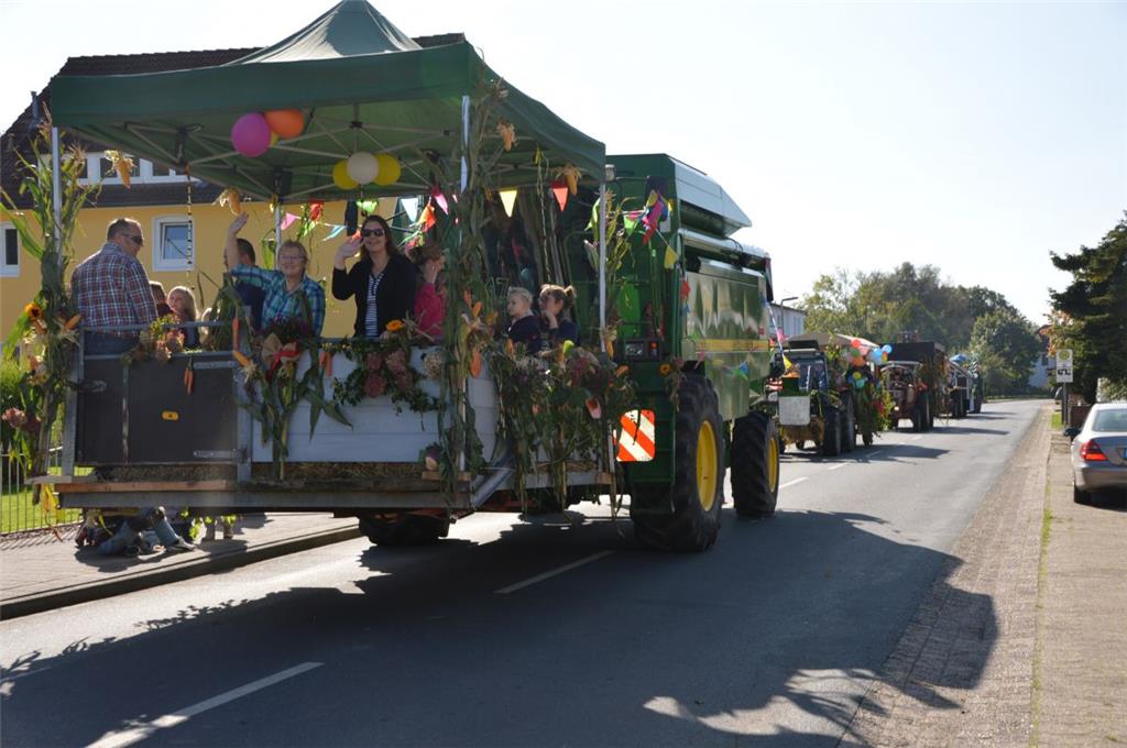 Spieka und Cappel feiern das Erntefest samt Umzug. Foto: Malekaitis