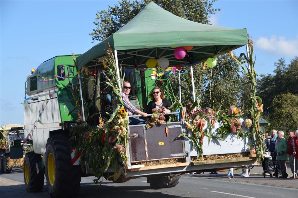 Spieka und Cappel feiern das Erntefest samt Umzug. Foto: Malekaitis