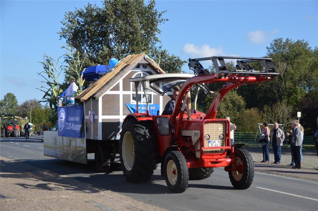 Spieka und Cappel feiern das Erntefest samt Umzug. Foto: Malekaitis