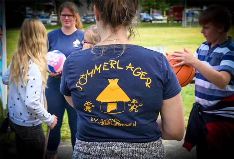 Spiel und Spaß im Sommerlager der evangelischen Jugend in der Rheinstraße.