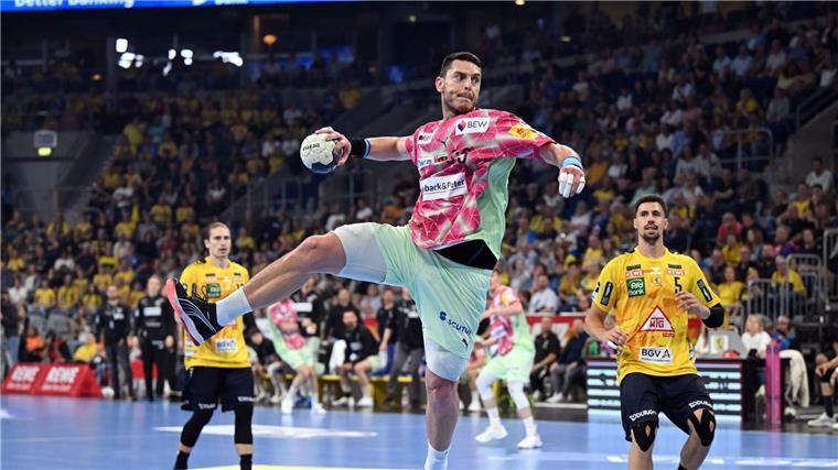 Handball-Füchse feiern Meistertitel Spieler Mijajlo Marsenic holte mit seiner Handball-Mannschaft den Meistertitel.