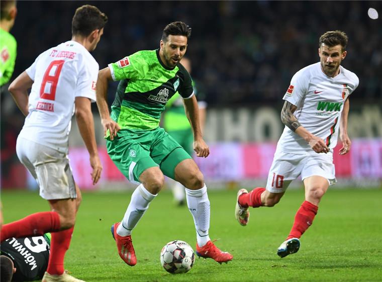 Werder Bremen: Sportchef äußert sich zur Zukunft von Pizarro Spielt Stürmer-Oldie Claudio Pizarro auch in der kommenden Saison für Werder Bremen?