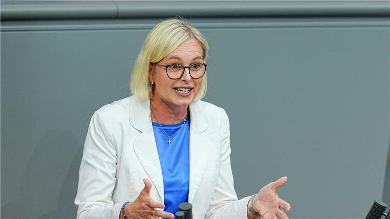 Neues Sportfördergesetz: Weniger Einfluss für Sportverbände Sport-Staatsministerin Christiane Schenderlein (CDU) hofft, dass ein neues Sportfördergesetz bis kommenden Juli in Kraft tritt.