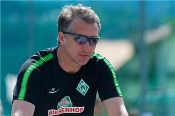 Sportchef Frank Baumann mit Sonnenbrille. Foto: Gumz