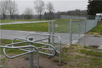 Stabil abgesichert präsentiert sich das Veranstaltungsgelände in Zeven. Für Fußgänger wurde am Parkplatz Hinter der Ahe ein Drehkreuz eingerichtet, das jederzeit passiert werden kann.