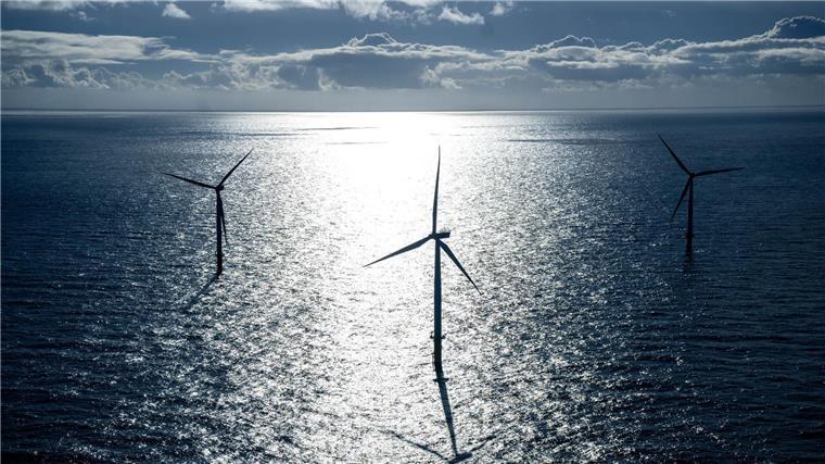 Vattenfall und Salzgitter AG schließen Strompartnerschaft Stahlproduktion mit grünem Strom aus Windkraft - dafür haben Vattenfall und die Salzgitter AG eine Strompartnerschaft geschlossen. (Archivbild)