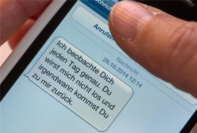 Aktueller Fall: Wenn der Stalker sogar die Tür eintritt Verletzte Ehre oder Liebeskummer - Stalker schaffen es nicht, von ihrem Opfer los zu kommen und bombardieren sie mit Nachrichten und Anrufen. Bis hin zu körperlichen Angriffen.