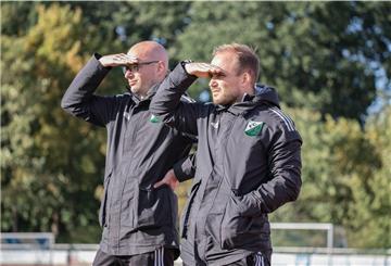 Standen seit letztem Jahr September zusammen beim FC Hagen/Uthlede an der Seitenlinie: Nun übernimmt Tjark Seidenberg (re.) von seinem Mentor Carsten Werde, mit dem er die gleiche Fußball-Philosophie teilt.